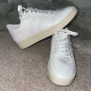 Low top White Sneakers